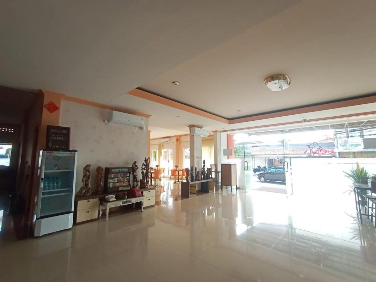 Oyo 90473 Gowin Hotel Kuta  Exterior photo