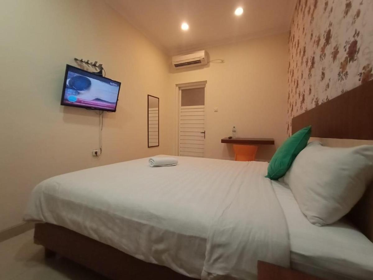 Oyo 90473 Gowin Hotel Kuta  Exterior photo