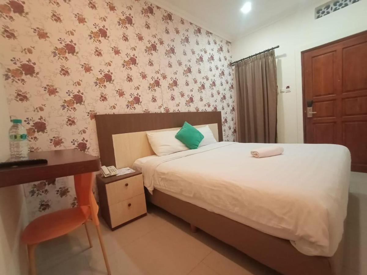 Oyo 90473 Gowin Hotel Kuta  Exterior photo