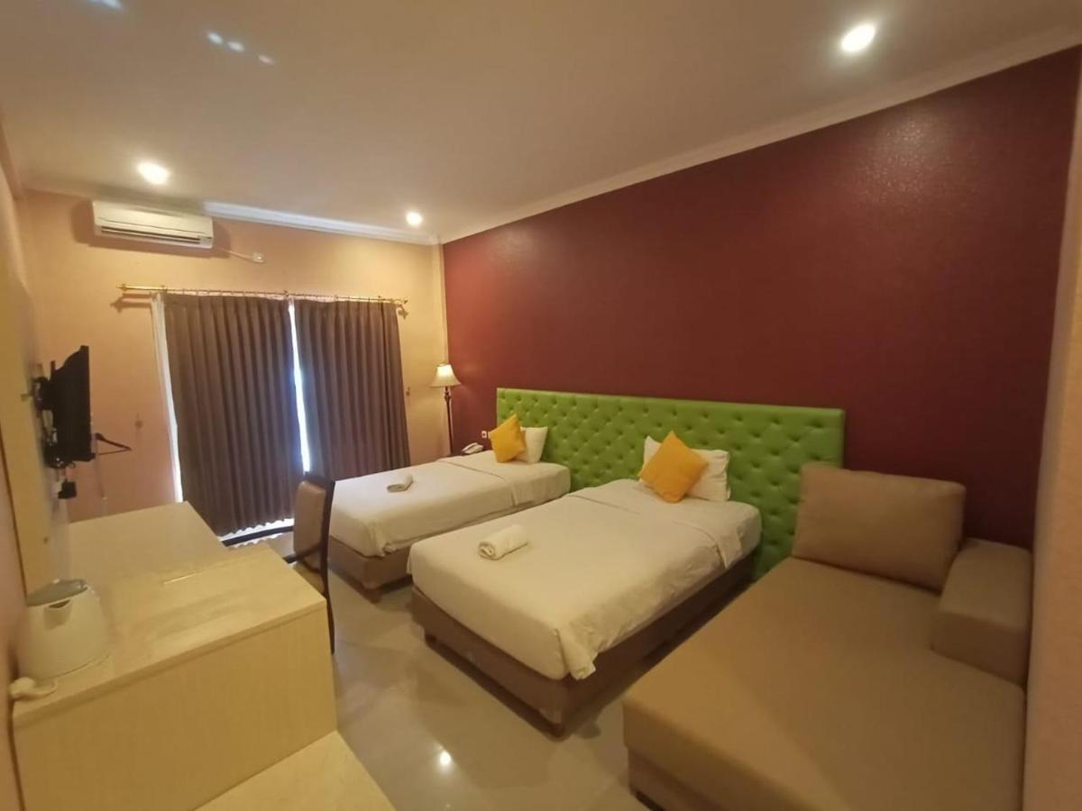 Oyo 90473 Gowin Hotel Kuta  Exterior photo