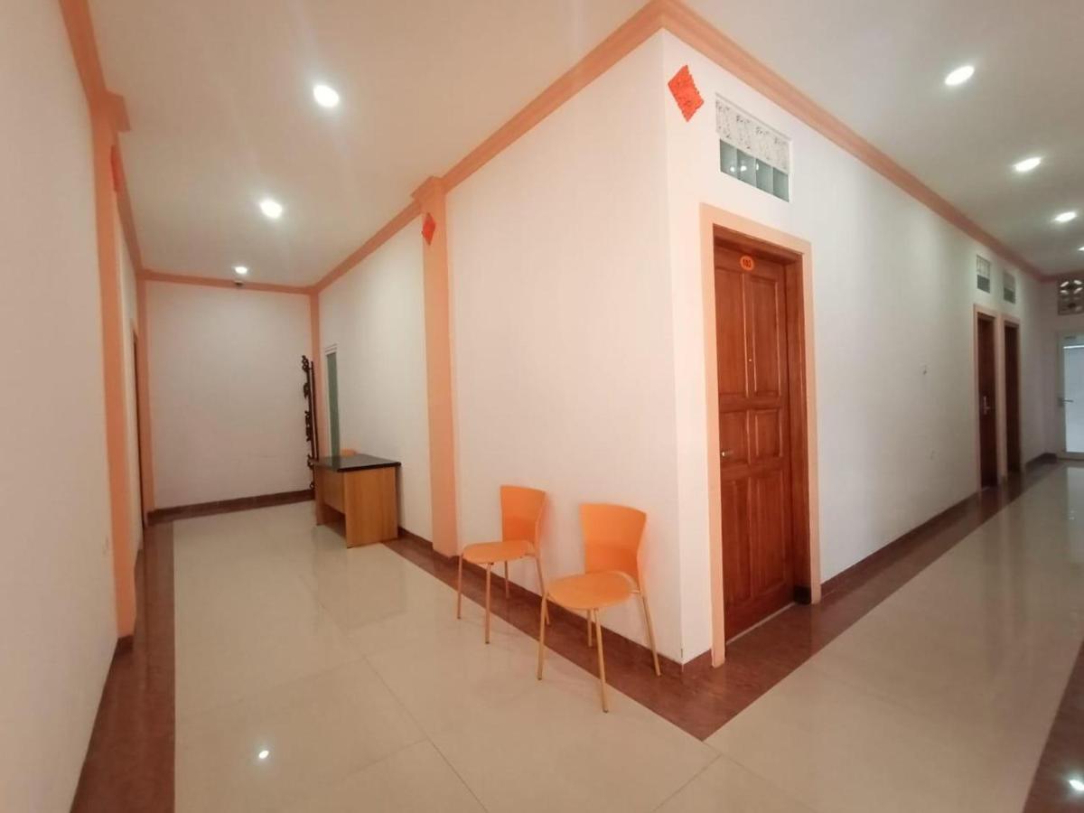 Oyo 90473 Gowin Hotel Kuta  Exterior photo