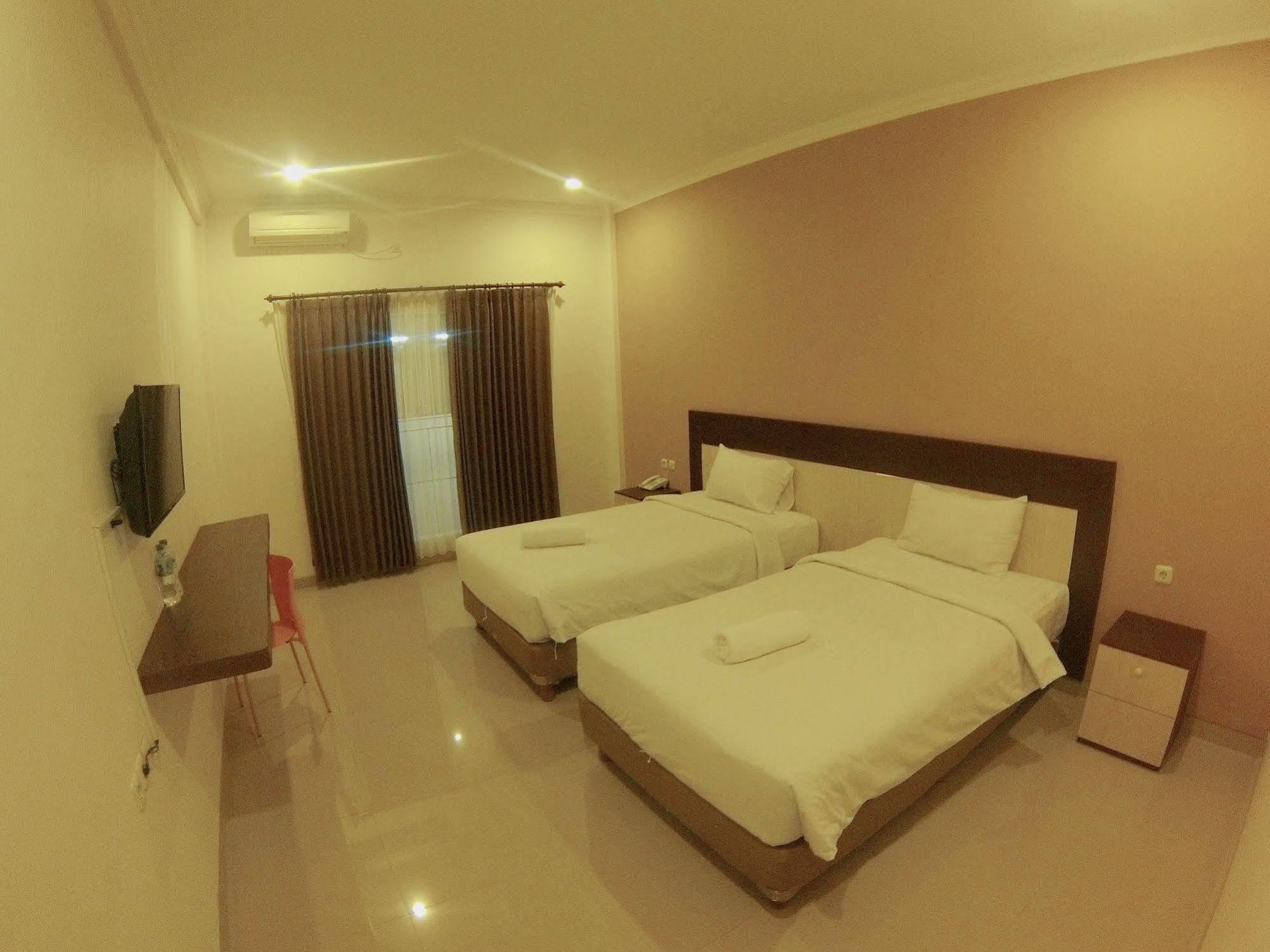 Oyo 90473 Gowin Hotel Kuta  Exterior photo